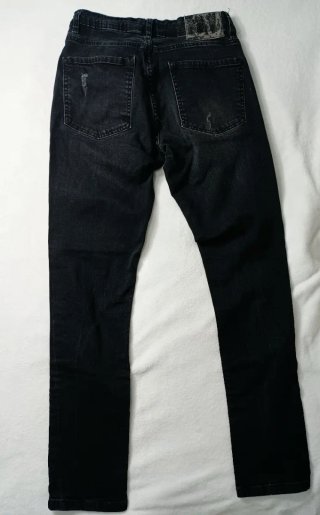 Pantalón vaquero negro