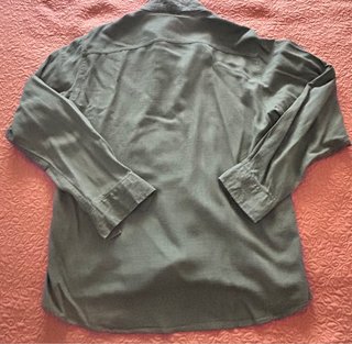Camisa verde cuello mao