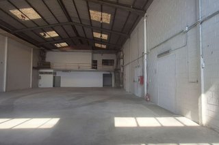 Nave industrial en alquiler en Canovelles