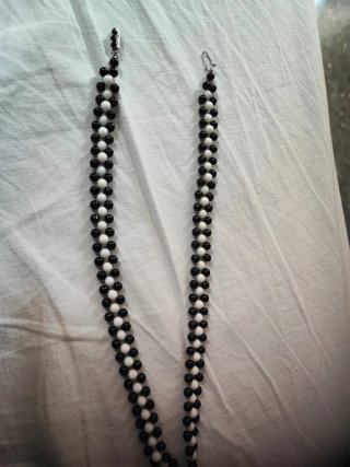 Collar antiguo de cuentas blanco y negro, l30 cent