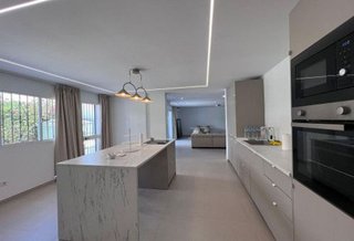 Chalet en alquiler en Elviria en Marbella