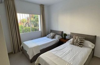 Chalet en alquiler en Elviria en Marbella