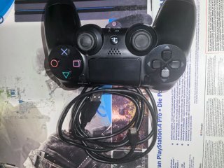 PS4 Pro 1TB Nero + Controller + Cavi