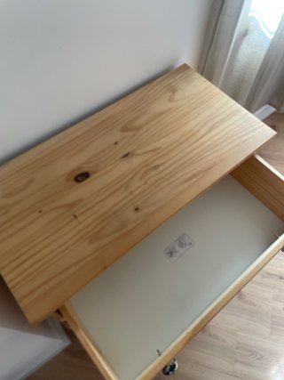 Cómoda de madera con tiradores de cerámica colores