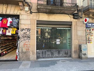 Edificio en alquiler en El Raval en Barcelona