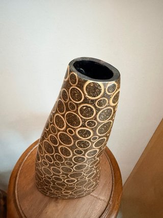 Jarrón de madera