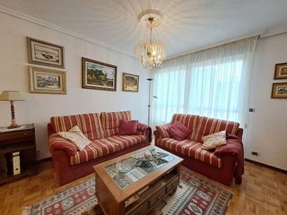 Piso en alquiler en Plaza España - Villa Pilar - Reyes Católicos - Vadillos en Burgos