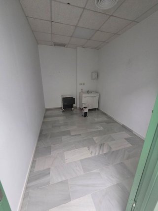 Local comercial en alquiler en La Buhaira en Sevilla