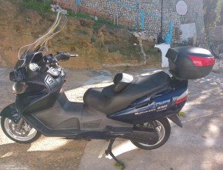 Suzuki Burgman 650 Executive Azul