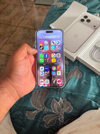 iPhone 17 pro max y Apple whatch ultra 3 y airpo 4