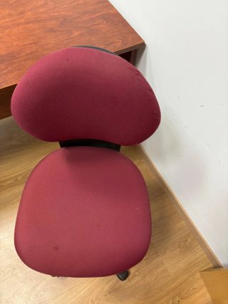 Silla ergonómica de oficina roja