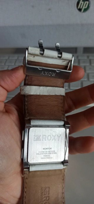 Reloj Roxy Blanco y Plateado