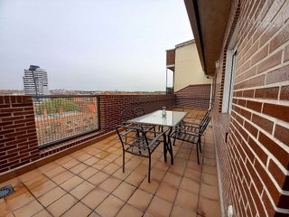 Dúplex en alquiler en Almendrales en Madrid