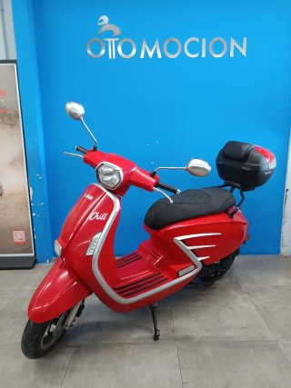 UM Chill 50 Scooter Roja