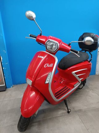 UM Chill 50 Scooter Roja