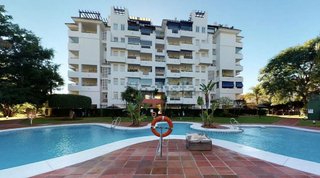Piso en alquiler en Puerto Banús en Marbella