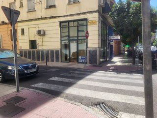 Local comercial en alquiler en Santa Marina - La Paz en Badajoz
