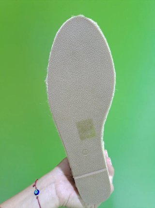 Sandalias cuña beige y plateadas nuevas