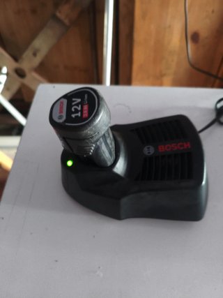 Cargador Baterías Bosch AL 1130