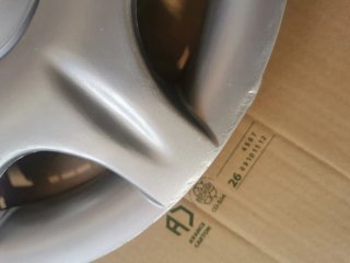 Tapacubo Mercedes-Benz plateado (set 1)
