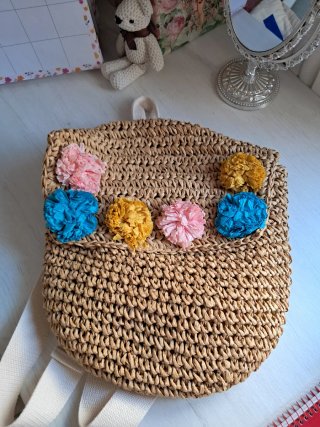 Mochila de mimbre verano con flores
