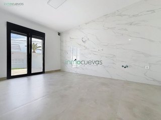 Casa adosada en venta en Urb. El Palmeral en Mojácar