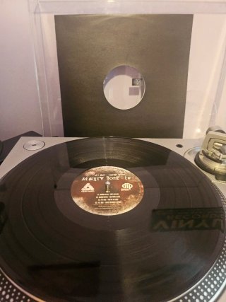 Orman Bitch + PET Duo – Reality Bomb EP Schranz