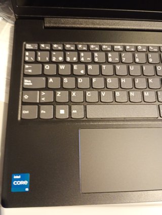 Portátil Lenovo V15 G4 IRU con garantía