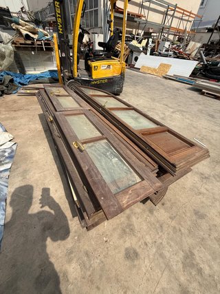 Lote puertas madera antiguas con cristal