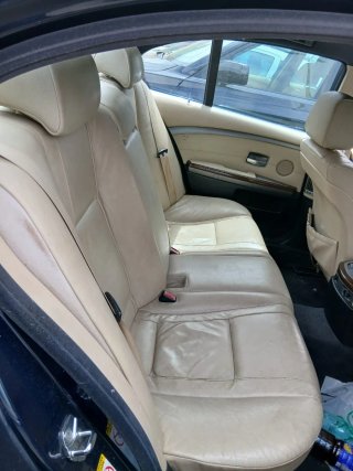 BMW Serie 7 2009 saca humo blanco