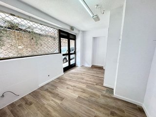 Local comercial en alquiler en Valdezarza en Madrid