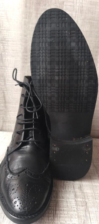 Botines negros de piel