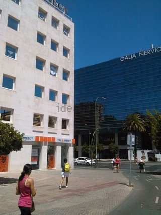Local comercial en alquiler en La Buhaira en Sevilla