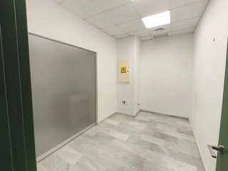 Local comercial en alquiler en La Buhaira en Sevilla