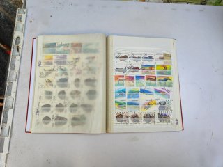 Volume Francobolli 90 Tanzania