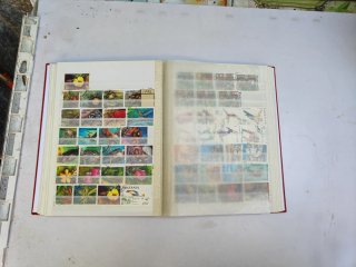 Volume Francobolli 90 Tanzania