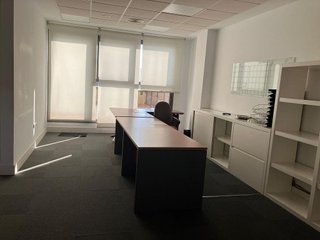 Oficina en venta en Colores - Entreparques en Sevilla