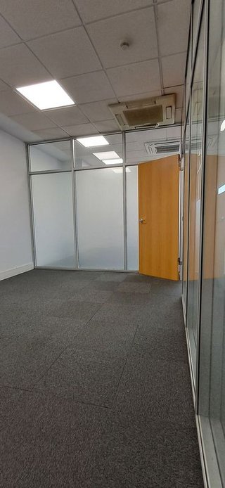 Oficina en venta en Colores - Entreparques en Sevilla