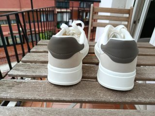 Zapatillas Zara Blancas y Grises