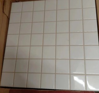 Baldosas blancas cuadradas