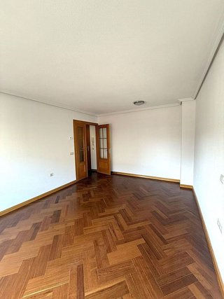 Piso en alquiler en Huerta del Rey en Valladolid