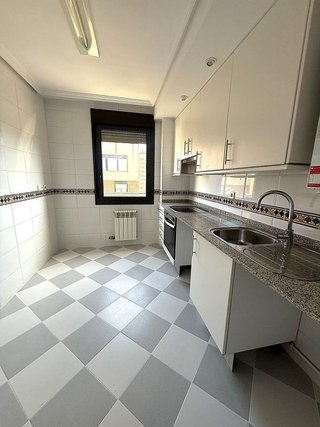 Piso en alquiler en Huerta del Rey en Valladolid