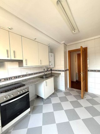 Piso en alquiler en Huerta del Rey en Valladolid