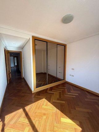 Piso en alquiler en Huerta del Rey en Valladolid