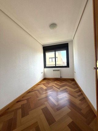 Piso en alquiler en Huerta del Rey en Valladolid