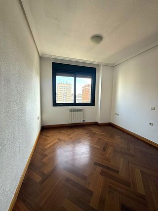 Piso en alquiler en Huerta del Rey en Valladolid