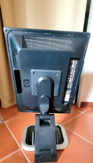 Monitor LCD HP 19 Ruotabile