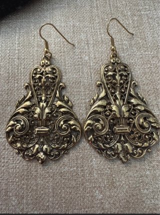 Aretes largos de latón estilo Art Nouveau vintage