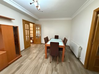 Mesa de comedor extensible y mueble de salon