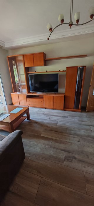 Mesa de comedor extensible y mueble de salon